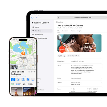 Bir işletmenin Apple Business Connect platformunu gösteren bir iPad’in önden görünümü. iPad’in önünde, işletmenin Apple Harita bilgilerini gösteren bir iPhone duruyor.