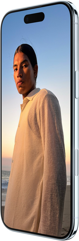 iPhone Air, parte trasera, color azul cielo, sistema de cámara principal Fusion en el módulo superior