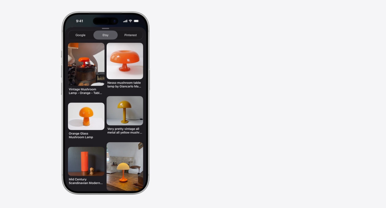 iPhone a na něm dlaždice s obrázky různých lamp ve tvaru houby z Etsy, vedle toho panely s výsledky z Googlu a Pinterestu